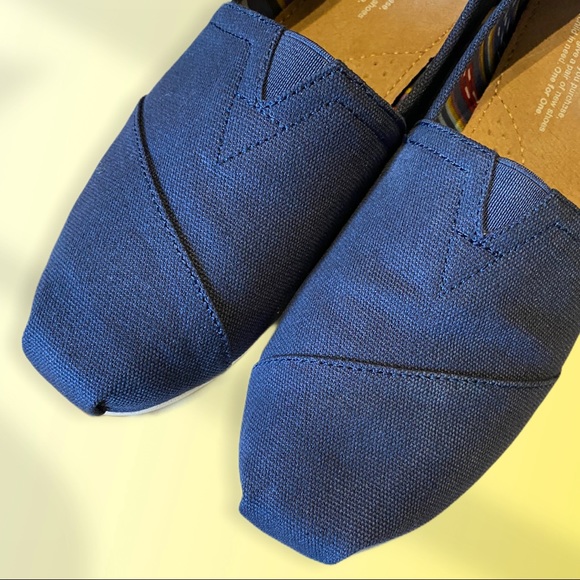 🆕TOMS Classic Loafers Sizes:  8- 8.5- 10 - Picture 9 of 12